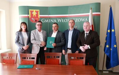 Zdjęcie do Powiat podpisał z Gminą Włoszczowa umowę dotacji