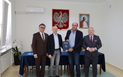 Zdjęcie do Mieszkańcy Woli Wiśniowej będą mieli nowy chodnik