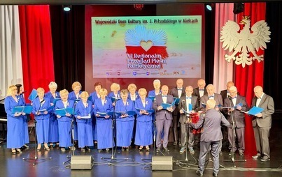 Zdjęcie do &bdquo;Niezastąpieni&rdquo; z II miejscem w VI Regionalnym Przeglądzie Pieśni Patriotycznej!