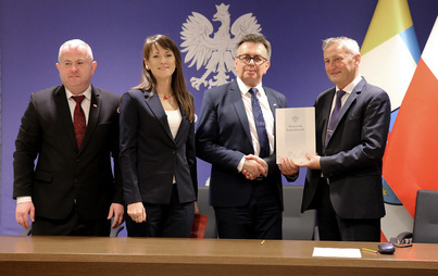 Zdjęcie do Powiat Włoszczowski otrzymał od wojewody dotację na remont dw&oacute;ch dr&oacute;g zniszczonych w wyniku deszczu nawalnego