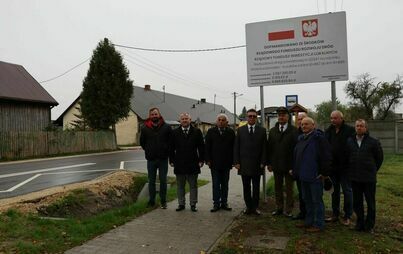 Zdjęcie do Otwarto kilometrowy odcinek drogi powiatowej Wola Kuczkowska - Kuczk&oacute;w