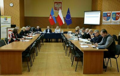 Zdjęcie do Z LV sesji Rady Powiatu Włoszczowskiego