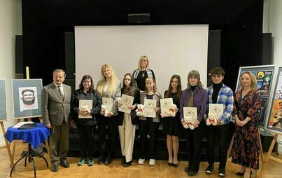 Zdjęcie do Uczennica z klasy 4 językowej w ,,Czarnieckim&rdquo; po raz drugi w gronie laureat&oacute;w Og&oacute;lnopolskiego Konkursu Filmowego