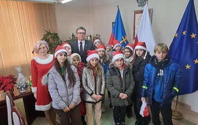 Zdjęcie do Dzieci z Dobromierza z wizytą u Starosty