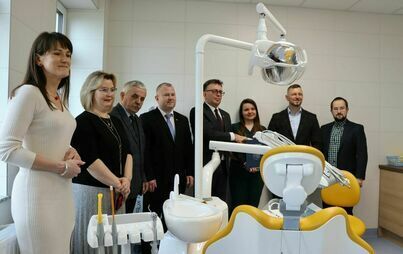 Zdjęcie do Młodzież z włoszczowskich szk&oacute;ł średnich została objęta opieką stomatologiczną