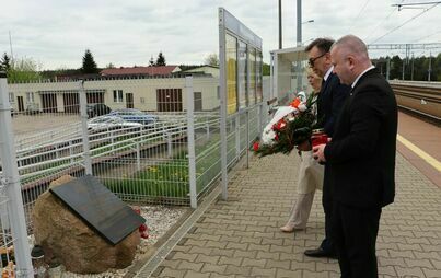 Zdjęcie do Obchody 84. rocznicy Zbrodni Katyńskiej i 14. rocznicy Katastrofy Smoleńskiej we Włoszczowie
