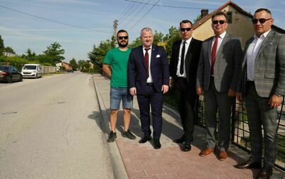 Zdjęcie do Wyremontowano chodnik w Woli Wiśniowej