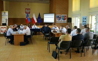 Zdjęcie do Na IV sesji rozmawiano o szkodach na terenie gminy Moskorzew i Radk&oacute;w jakie spowodowała nawałnica w nocy z 13 na 14 lipca 