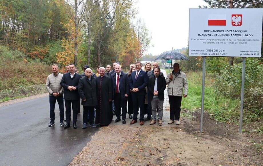 Przebudowano drogę powiatową w Cieślach